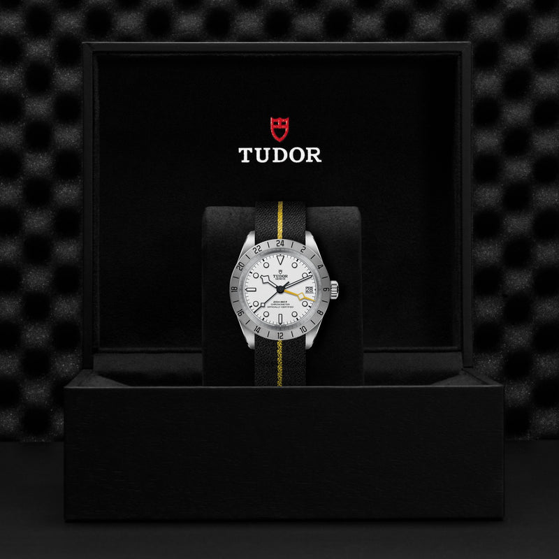 BLACK BAY PRO - 39mm steel case - Black fabric strap with yellow band