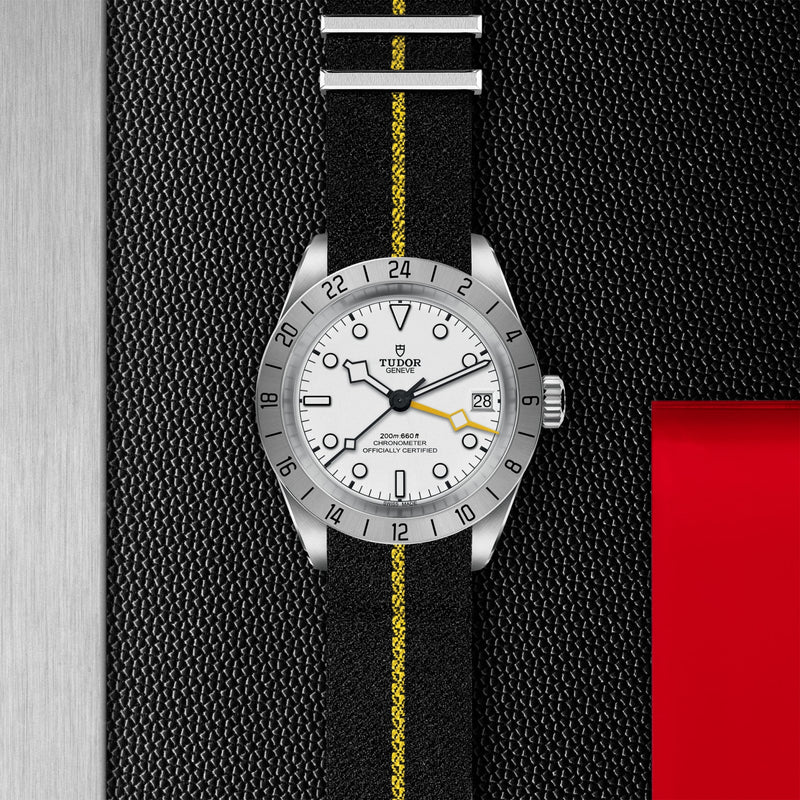 BLACK BAY PRO - 39mm steel case - Black fabric strap with yellow band