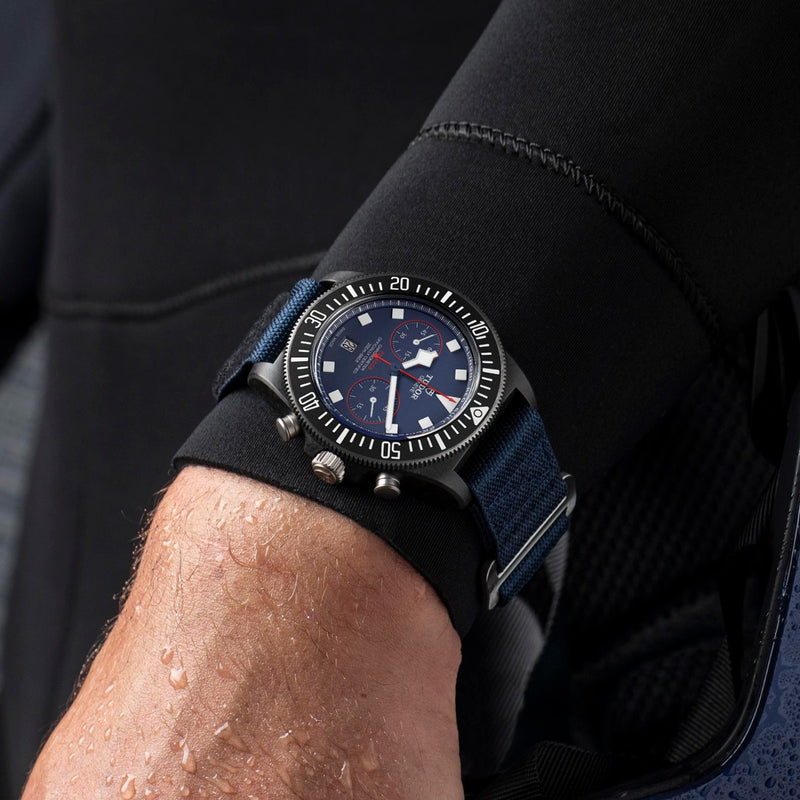 PELAGOS FXD CHRONO - Titanium bezel black carbon insert - Fabric strap